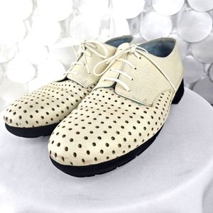 Thierry Rabotin Beige Shimmer Perforated Lace Up Shoes Comfort Shoes Size 39